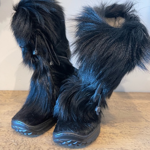 Winna brand fur & Sherpa lined snow boots - Picture 1 of 8